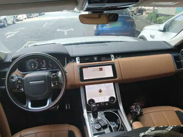Land Rover Range Rover Sport 2022 3.0 L6 Gloss Black Edition — Фото автомобиля 10