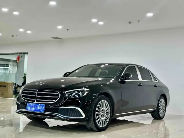 Mercedes-Benz E-Class — Фото автомобиля 2