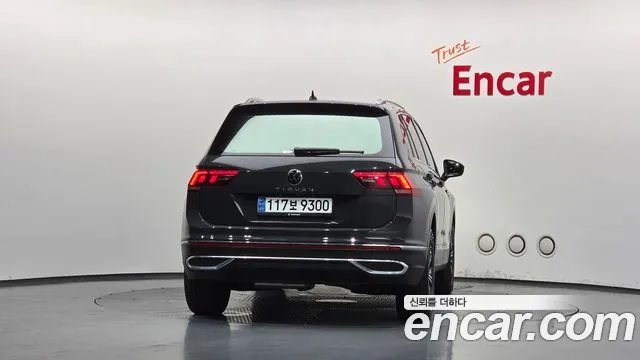 Volkswagen Tiguan Tiguan 2 поколение 2.0 TDI Premium — Фото автомобиля 4