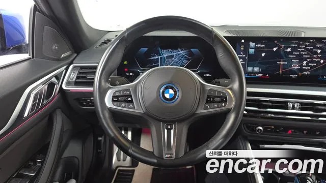 BMW i4 — Фото автомобиля 12