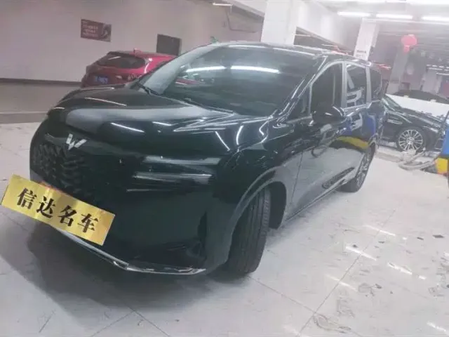 Фотография автомобиля — Wuling Starlight 730