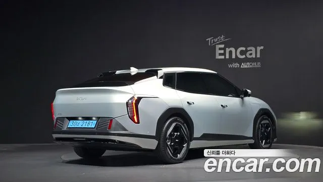 Kia EV4 — Фото автомобиля 2