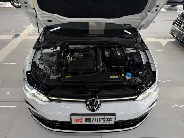 Volkswagen Golf — Фото автомобиля 14