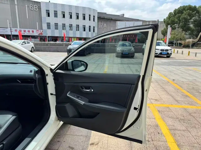 Nissan Sylphy — Фото автомобиля 27