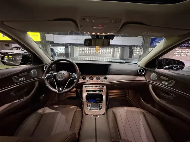 Mercedes-Benz E-Class — Фото автомобиля 6