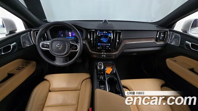 Вольво XC60 — Фото автомобиля 7