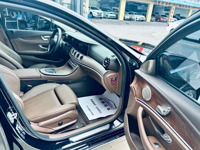 Mercedes-Benz E-Class — Фото автомобиля 6