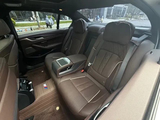 BMW 5 Series — Фото автомобиля 14
