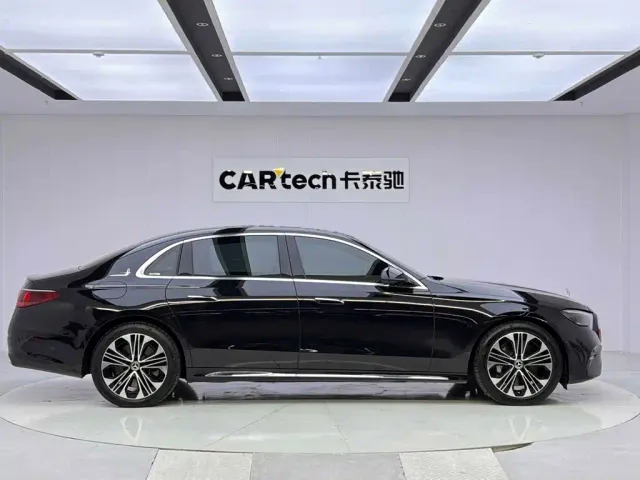 Mercedes-Benz E-Class — Фото автомобиля 6