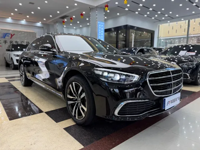 Mercedes-Benz S-Class — Фото автомобиля 3