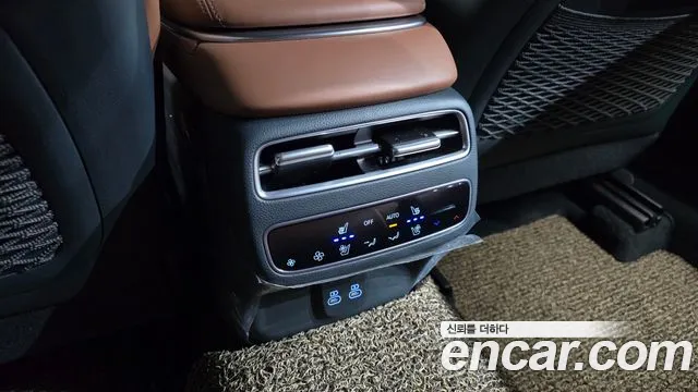 Genesis GV70 2.5T Бензин AWD — Фото автомобиля 26