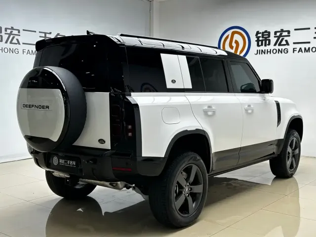 Land Rover Defender — Фото автомобиля 23