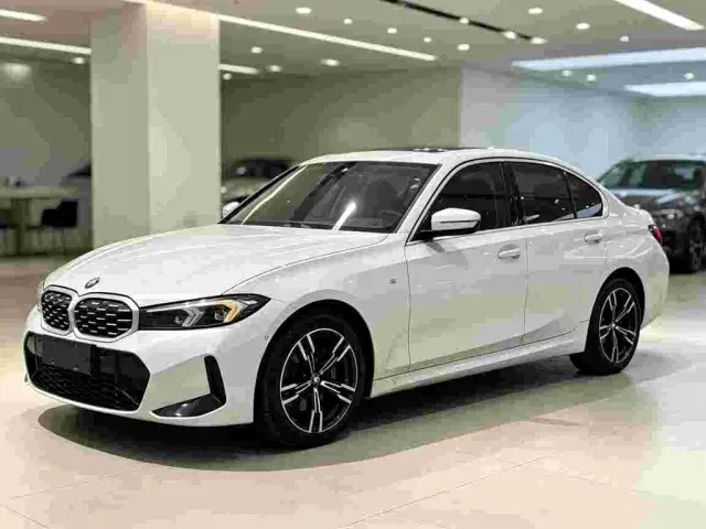 Фотография автомобиля — BMW 3 Series