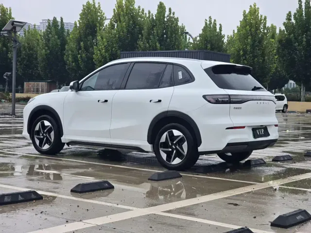 Geely Galaxy E5 — Фото автомобиля 9