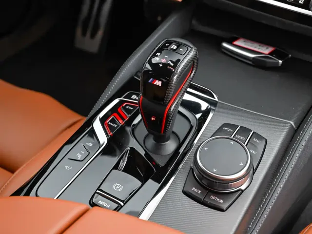 BMW M5 — Фото автомобиля 10