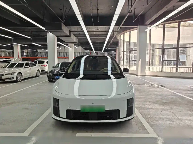 Li Auto Li i8 2025 Standard Edition — Фото автомобиля 2