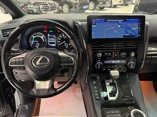 Lexus LM — Фото автомобиля 5
