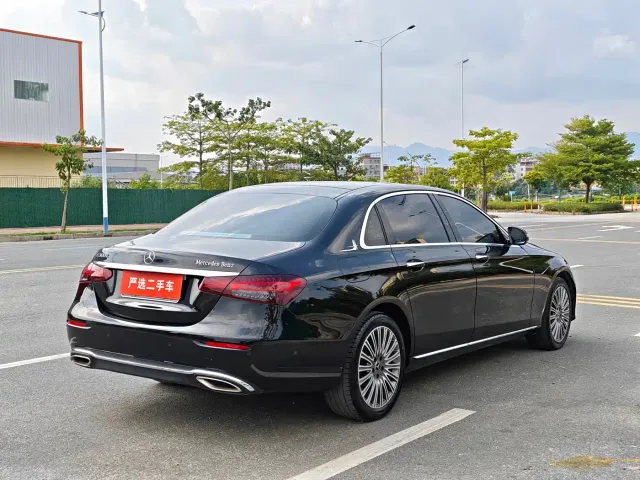 Mercedes-Benz E-Class — Фото автомобиля 7