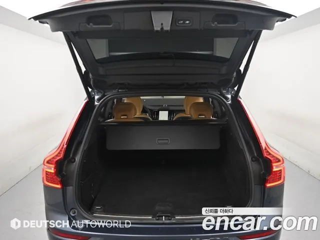 Volvo XC60 Generation 2 — Фото автомобиля 19