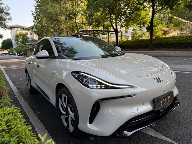 IM Motors LS6 — Фото автомобиля 3