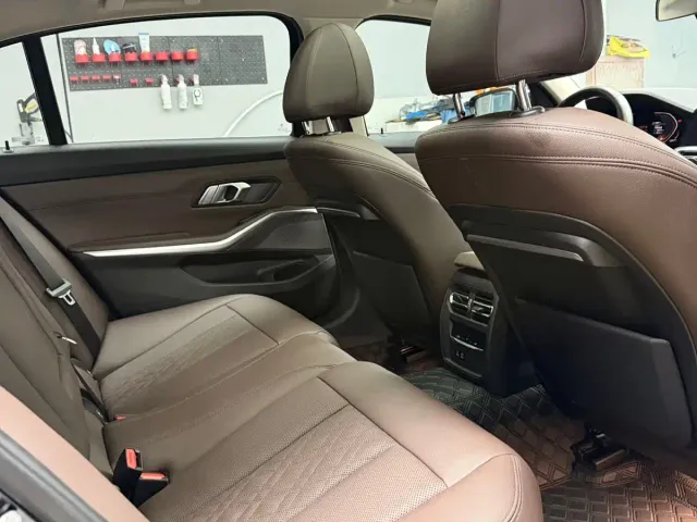 BMW 3 Series — Фото автомобиля 12