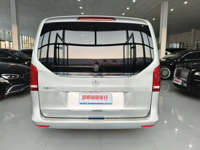 Mercedes-Benz V-Class — Фото автомобиля 5