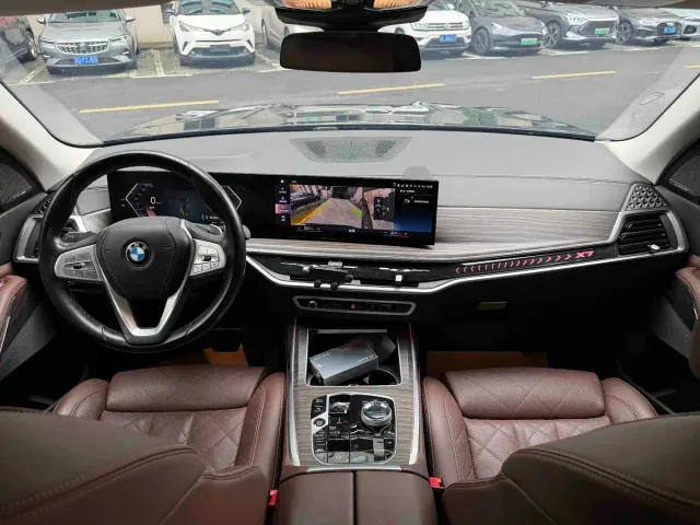 BMW X7 — Фото автомобиля 8
