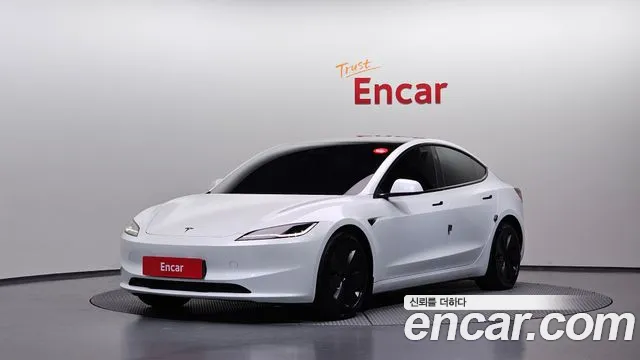 Фотография автомобиля — Tesla Model 3
