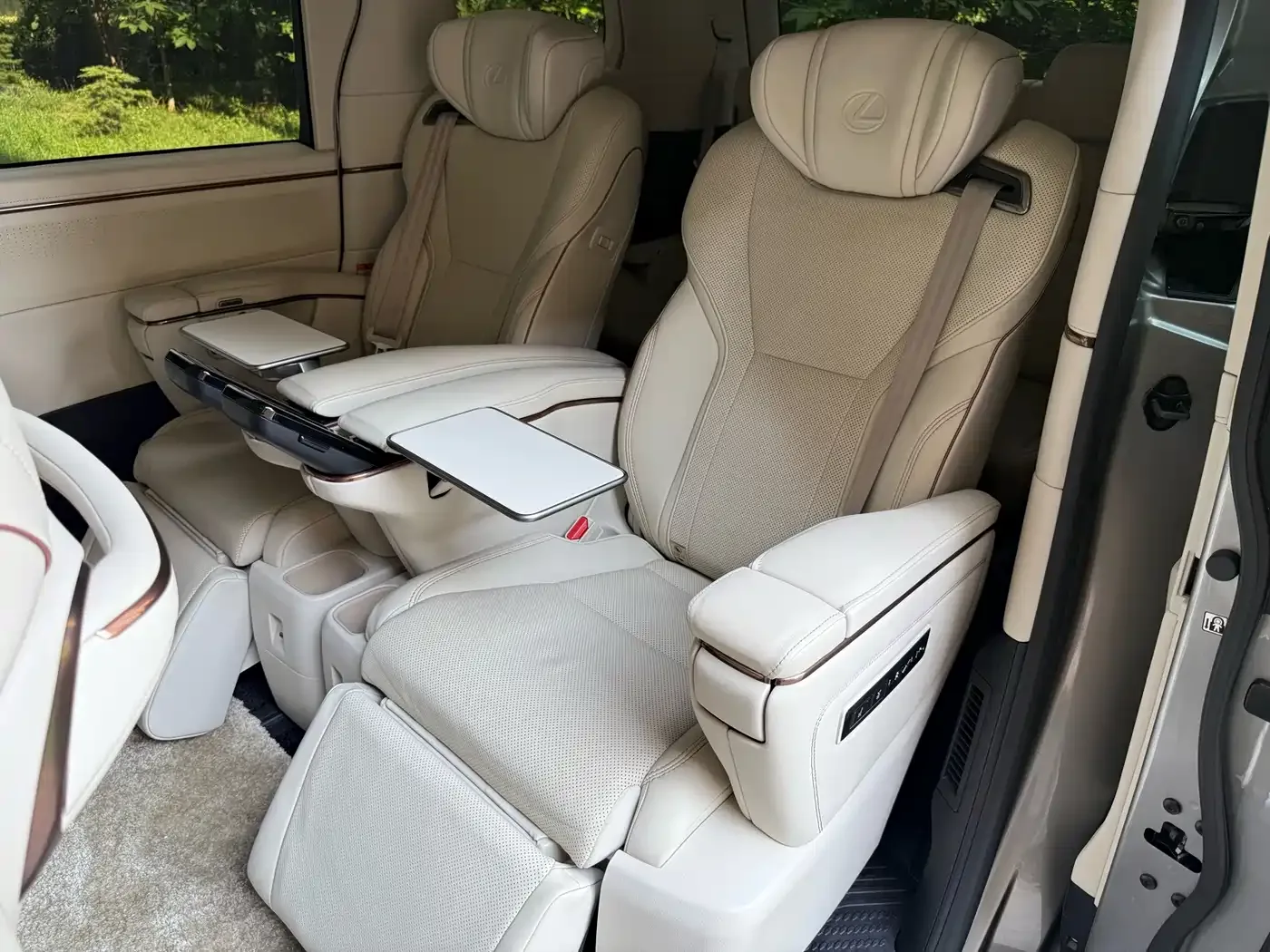 Lexus Lexus LM 2025 Model 500h Six-Seater Prestige Edition — Фото автомобиля 10