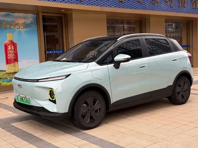 Фотография автомобиля — Geely Geometry E Firefly