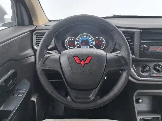 Wuling Hongguang V — Фото автомобиля 11