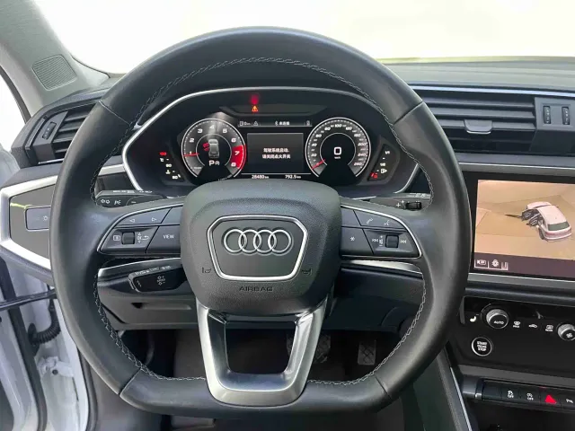 Audi Q3 — Фото автомобиля 10