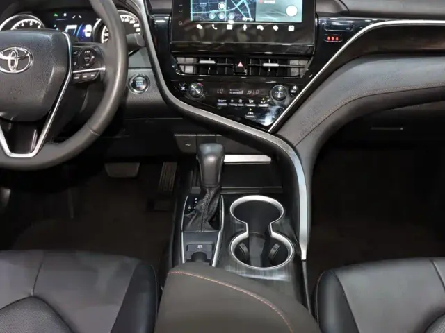 Toyota Camry — Фото автомобиля 14