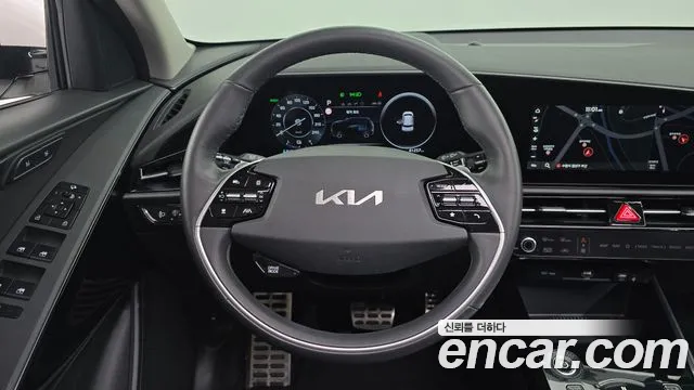 Kia Niro — Фото автомобиля 21