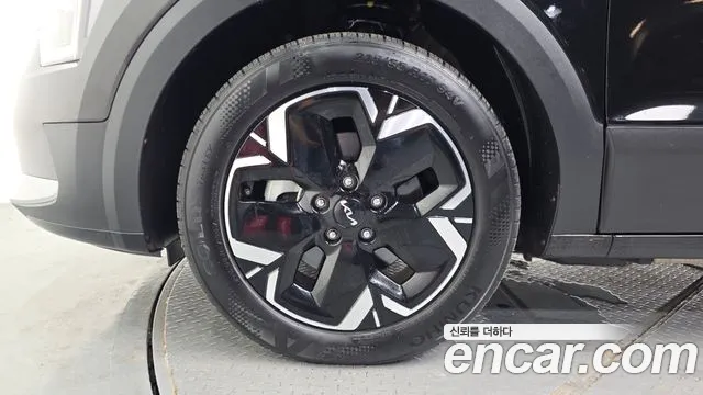 Kia Niro — Фото автомобиля 4