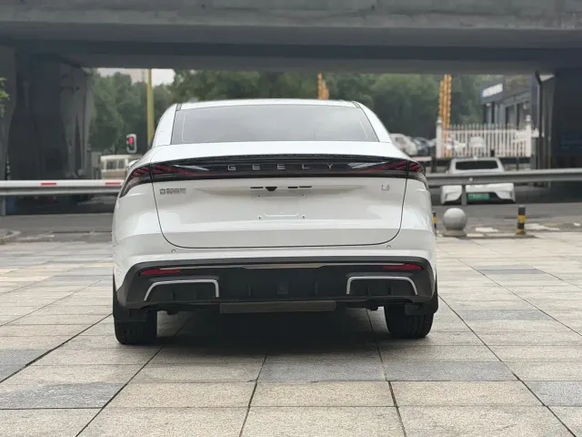 Geely Galaxy L6 — Фото автомобиля 8