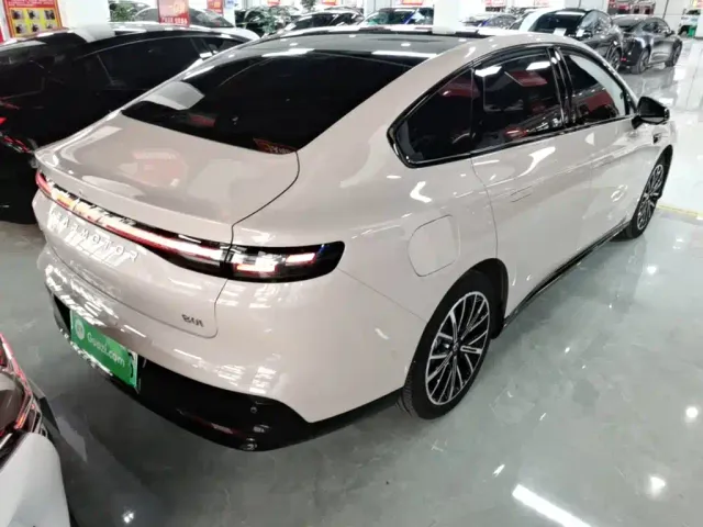 Leapmotor B01 — Фото автомобиля 6