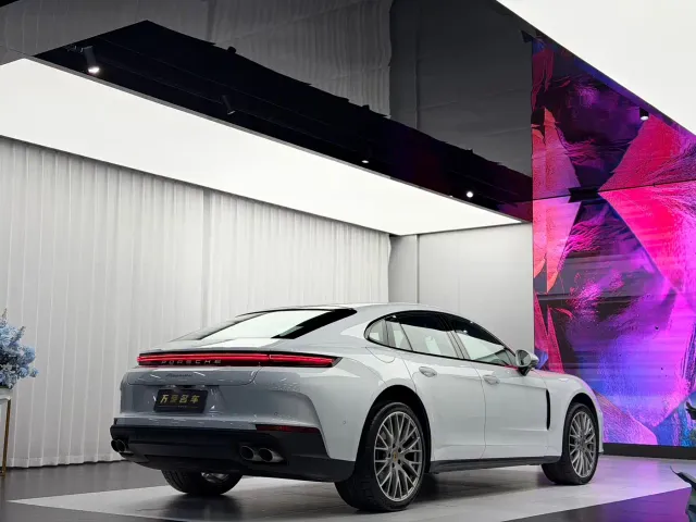 Porsche Panamera — Фото автомобиля 8