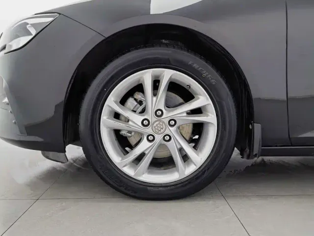 Buick Regal — Фото автомобиля 17