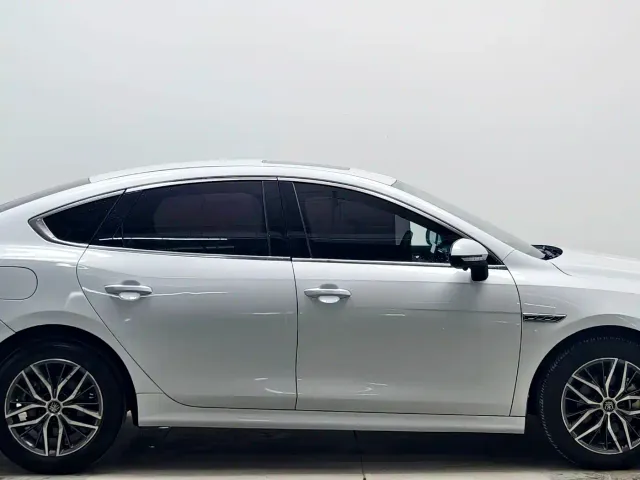 BYD Qin PLUS — Фото автомобиля 8