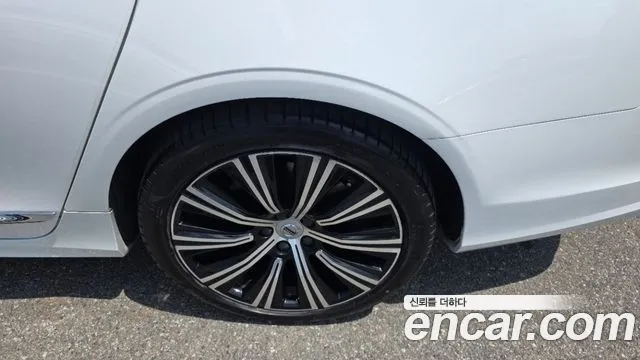 Volvo S90 — Фото автомобиля 13