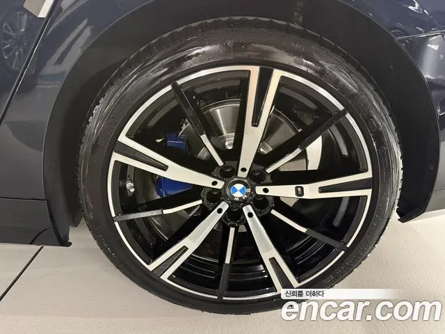 BMW 5 Series G60 — Фото автомобиля 19