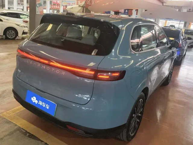 Leapmotor B10 — Фото автомобиля 3