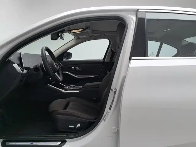 BMW 3 Series — Фото автомобиля 10