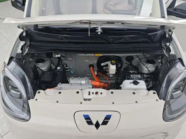 Wuling Hongguang Mini EV — Фото автомобиля 10