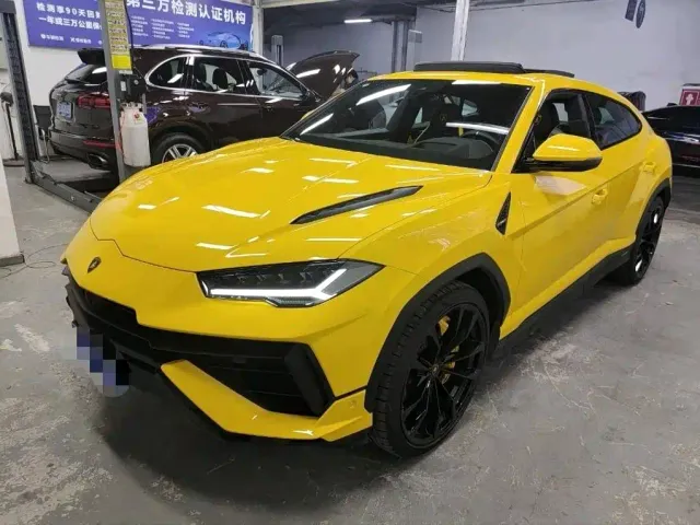 Фотография автомобиля — Lamborghini Urus