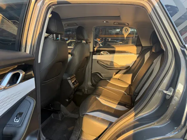 Geely Binyue — Фото автомобиля 5