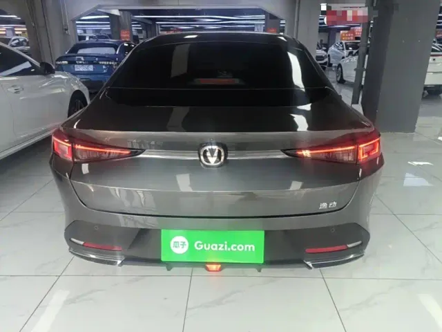 Changan Eado — Фото автомобиля 5