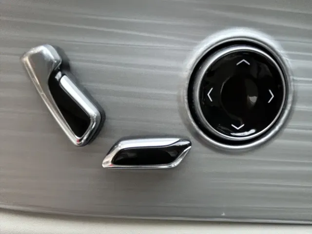 Buick Buick GL8 New Energy 2024 Landglory Premium Edition 7-Seater — Фото автомобиля 23
