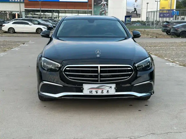 Mercedes-Benz E-Class — Фото автомобиля 2